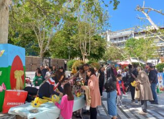 Λάρισα: Πασχαλινό σκηνικό στην πλατεία Ταχυδρομείου (ΦΩΤΟ)