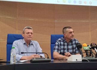 Λάρισα: Με κλάμα και αγκαλιές η αποχώρηση Λεοντάρη από την Πολιτική Προστασία Περιφέρειας Θεσσαλίας – ΦΩΤΟ