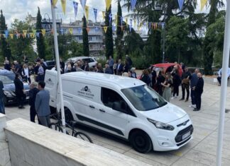 Λάρισα: Απέραντη θλίψη στην κηδεία της Κατερίνα Ντότσιου- Γιουρμετάκη στον Άγιο Αχίλλιο (ΦΩΤΟ)