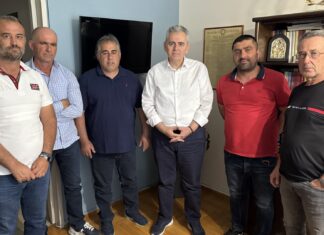 Χαρακόπουλος με αγρότες παρακάρλιων: Έντονες διαμαρτυρίες για καθυστερήσεις αποζημιώσεων Daniel για εξοπλισμό