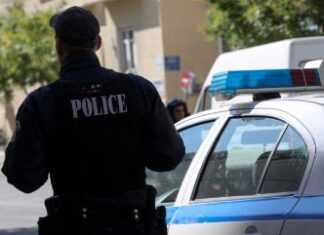 Λάρισα: Άντρας και κορίτσι ξάφρισαν εμπορικό κατάστημα κλέβοντας γυαλιά, πέδιλα κ.α.