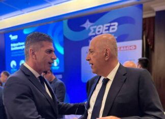 Θερμή συνάντηση Σάκη Παιδή με Σπύρο Θεοδωρόπουλο