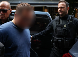 Έγκλημα στη Λάρισα: Προφυλακιστέος ο 21χρονος μητροκτόνος – Ελεύθερος υπό όρους ο 22χρονος ξάδερφός του