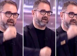 Ο Σταύρος Μπαλάσκας έκανε “αναπαράσταση” της μητροκτονίας στη Λάρισα – Μέτρησε 26 μαχαιριές στον αέρα