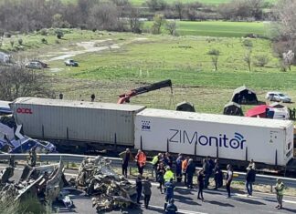 Οι εκδοχές της δίωξης και τα σενάρια της παραγραφής για Καραμανλή