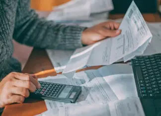 Στα σταθερά τιμολόγια ρεύματος στράφηκαν το 2024 οι καταναλωτές – Τα οφέλη