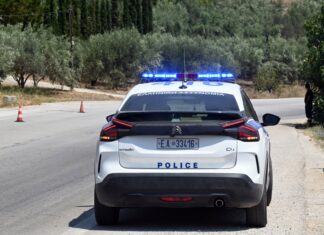 Τροχαίο ατύχημα στην Εθνική Οδό Βόλου – Λάρισας – Φορτηγό «καρφώθηκε» στις μπάρες ασφαλείας