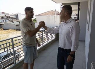 Μπαίνουν σε καινούργια σπίτια οι σεισμοπαθείς χάρη στις ενέργειες του Σάκη Παιδή – «Ήρθε η ώρα ο κόσμος να μπει σπίτι του»