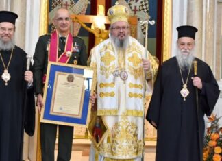 Λάρισα: Ονομαστήρια Ιερώνυμου – Με τον χρυσό Σταυρό των Αγίων Αχιλλίου και Βησσαρίωνος τιμήθηκε ο Αρχηγός ΓΕΕΘΑ – ΦΩΤΟ