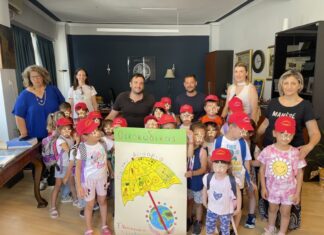 Τύρναβος: Τα νηπιάκια παρέδωσαν τον οικοκώδικά τους στον Δήμαρχο
