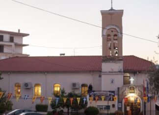 Μπήκε σε εκκλησία την ώρα του Όρθρου και έβριζε… γιατί τον ξύπνησαν οι καμπάνες