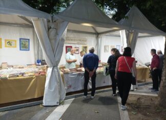 Εγκαινιάζεται η 24η Έκθεση βιβλίου στην πλατεία Ταχυδρομείου
