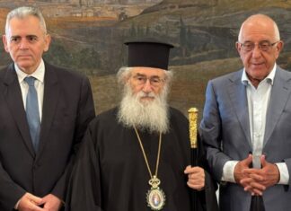 Μ. Χαρακόπουλος με Αρχιεπίσκοπο Σινά: Χρέος όλων των Ορθοδόξων να σταθούν στο πλευρό της Ι.Μ. Αγίας Αικατερίνης