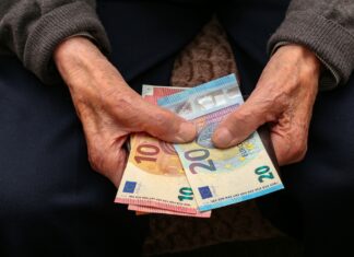 Πότε βγαίνετε στη σύνταξη – Αναλυτικός οδηγός με ηλικίες, ένσημα και ποσά