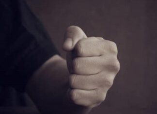 Μητέρα σε χωριό κατήγγειλε τον γιο της για ξυλοδαρμό