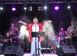 Στη Νίκαια η Γιώτα Νέγκα σε μια συναυλία – κατάθεση ψυχής