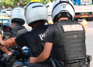 Λάρισα: Σπείρα έκλεβε αμάξια και ηλικιωμένους – Πάνω από 29.000 ευρώ η λεία