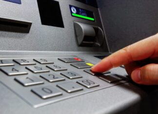 Απειλούν με απόσυρση ΑΤΜ – Από 11 Αυγούστου οι μειώσεις στις προμήθειες