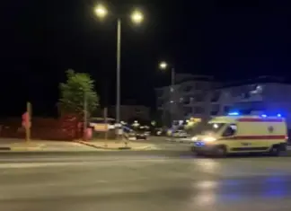 Λάρισα: Σοβαρό τροχαίο πριν από λίγο – Μια κοπέλα τραυματίας