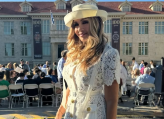 Η Ελένη Πετρουλάκη είδε τις δίδυμες κόρες της να αποφοιτούν: Περήφανη για εσάς, έγραψε η γυμνάστρια-ΦΩΤΟ