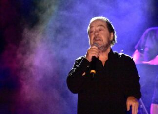 Γιάννης Πάριος: Αν ζούσε ο Καζαντζίδης δεν θα επέτρεπε να γίνει η ζωή του ταινία, εκμεταλλευόμαστε ανθρώπους για να κόψουμε εισιτήρια, φτάνει