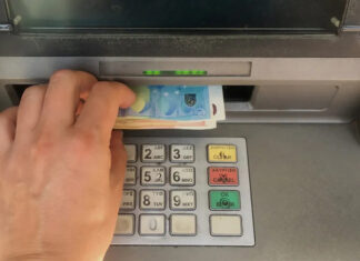 «Καμπανάκι» για τα μετρητά στην τράπεζα – Οι κινήσεις της εφορίας