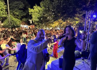 Λάρισα: Χιλιάδες κόσμου στο αντάμωμα της Καλλιπεύκης – Ασταμάτητο γλέντι μέχρι πρωίας (ΦΩΤΟΡΕΠΟΡΤΑΖ)