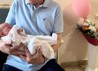 Δήμαρχος της ΠΕ Λάρισας έγινε 3η φορά παππούς και ας μην του φαίνεται – ΦΩΤΟ