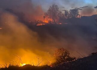 Μεγάλη φωτιά ανάμεσα σε Δαμάσι και Κουτσόχερο