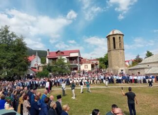 Αναβίωσε και φέτος ο Τρανός Χορός (Τσιάτσιος) στην πανέμορφη Σαμαρίνα Γρεβενών