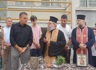 Στον αγιασμό στο 11ο Λύκειο στη Νέα Σμύρνη ο δήμαρχος Λαρισαίων Θανάσης Μάμάκος – ΦΩΤΟ