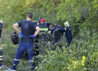 Τροχαίο ατύχημα στο 1ο χλμ. Γρεβενών – Καλαμπάκας: Τρεις τραυματίες απεγκλωβίστηκαν από την Πυροσβεστική