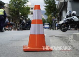 Νταλίκα συγκρούστηκε με αυτοκίνητο – Διακόπηκε η κυκλοφορία στο σημείο