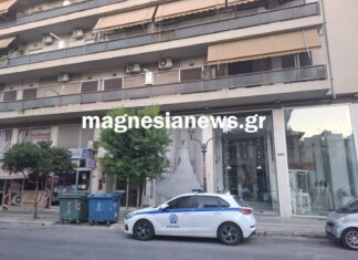 Σοκ: Νεκρός 20χρονος μετά από πτώση από μπαλκόνι πολυκατοικίας! (φωτογραφίες)