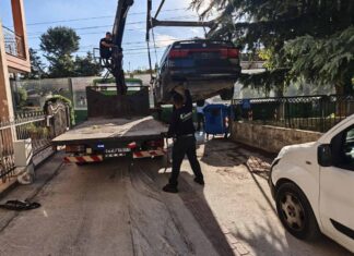 Λάρισα: Επιχείρηση-«σκούπα» για εγκαταλελειμμένα οχήματα – Πόσα «σήκωσε» από τους δρόμους η Υπηρεσία Καθαριότητας-Ανακύκλωσης / ΦΩΤΟ