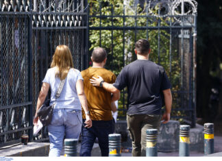 Στη φυλακή ο 42χρονος “κοντός” μαστροπός που κατηγορείται για εμπορία ανθρώπων και βιασμό