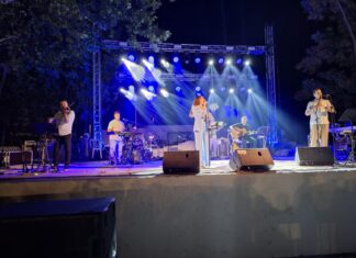 Μουσικό ταξίδι σε όλη την Ελλάδα με την υπέροχη φωνή της Κωνσταντίνας Τούνη στη Γιορτή Κρασιού Αμπελωνα