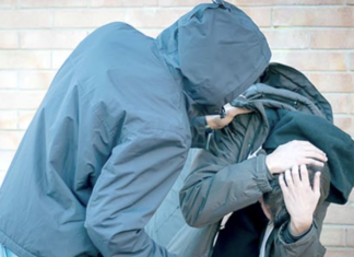 Λάρισα: Τρόμος για ανήλικο, τον χτύπησε για να του κλέψει τον σταυρό