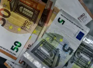 Έκτακτο αυτόματο επίδομα 250 ευρώ στους λογαριασμούς σας από το κράτος