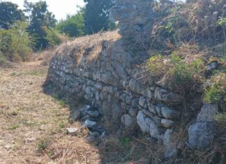Ξεκίνησαν εργασίες για να αναδείξουν κάστρο στα παράλια της Λάρισας!