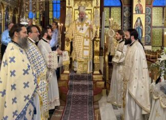 Στον Ιερό Ναό Αγίου Νικολάου Λαρίσης ιερούργησε ο Μητροπολίτης Ιερώνυμος χθες Κυριακή