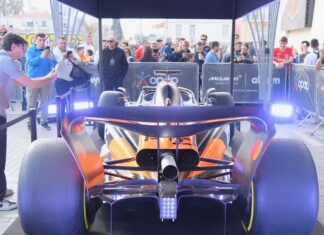 Το μονοθέσιο της McLaren Formula 1 Team «ταξιδεύει» στη Λάρισα