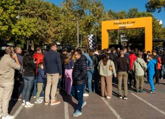 Πανηγυρίζουν οι φίλοι της McLaren F1 Team σε όλο τον πλανήτη – Από το Grand Prix της Σιγκαπούρης μέχρι το Roadshow της Λάρισας με το showcar της McLaren F1 Team