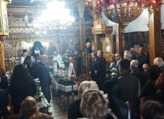 Λάρισα: Απέραντη θλίψη στην κηδεία του Βασίλη Κουτσαντά – ΦΩΤΟ