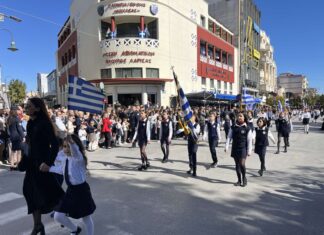 Με περηφάνια τίμησε η Λάρισα την Επέτειο του «Όχι» – Πλούσιο φωτορεπορτάζ από την μαθητική παρέλαση