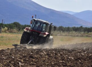 Λάρισα: Σοβαρό ατύχημα για αγρότη – Τραυματίστηκε από γεωργικό μηχάνημα