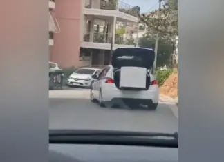 Σε διαθεσιμότητα ο αστυνομικός που μετέφερε ψυγείο με περιπολικό