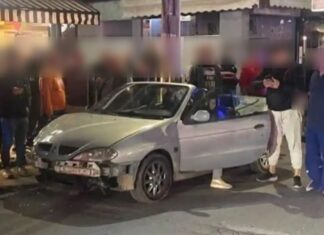 Οδηγός έπεσε πάνω σε σταθμευμένο όχημα – Παιδί εγκλωβίστηκε κάτω από αυτοκίνητο (ΦΩΤΟ)