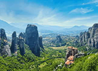 54χρονος εμπλεκόμενος στο σκάνδαλο του ΟΠΕΚΕΠΕ απειλούσε να πέσει από τα Μετέωρα
