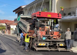 Tύρναβος: Ολοκληρώθηκε άλλη μια ασφαλτόστρωση στην οδό Αγίου Γεδεών